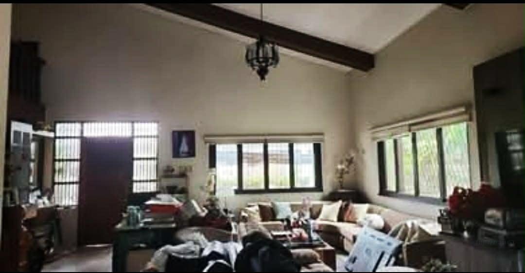 Spacious 6-Bedroom Estate on Flood-Free Lot – Prime Katipunan Location Near Top Schools & Transit - Image 4