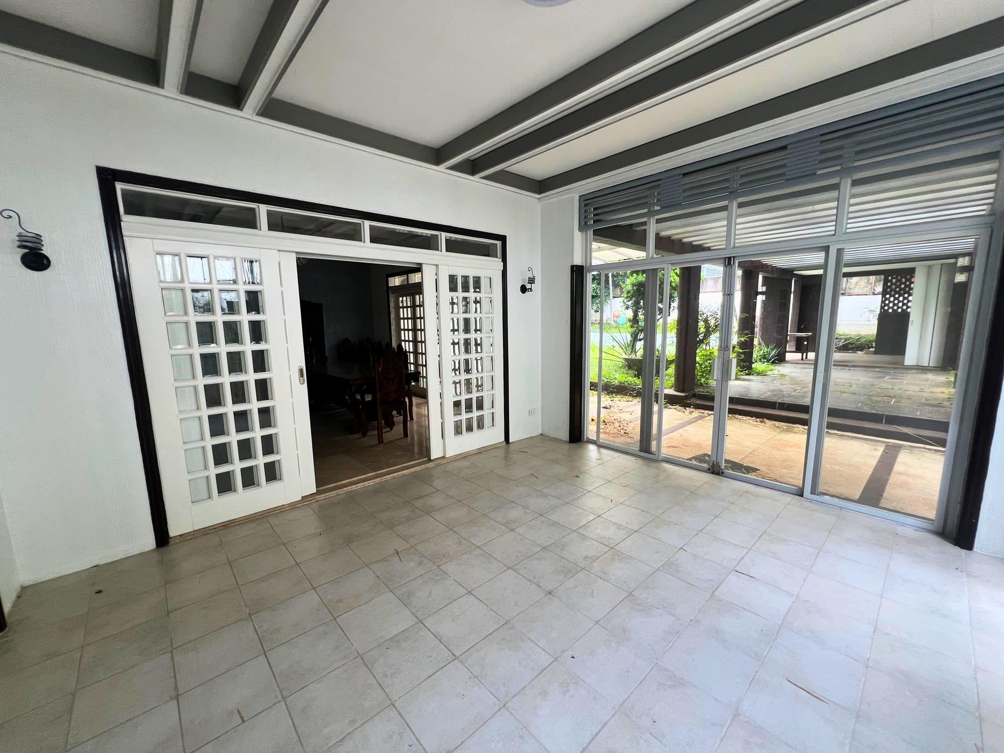 6-Bedroom House in Ayala Alabang for Rent - Image 4