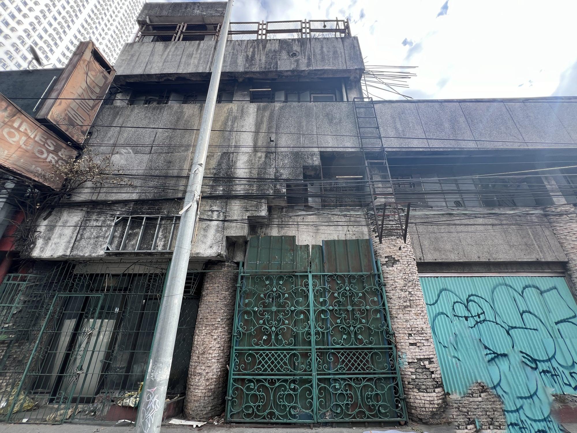 Commercial Property For Sale 301 sqm Lot in Buendia, Pasay City - Image 1