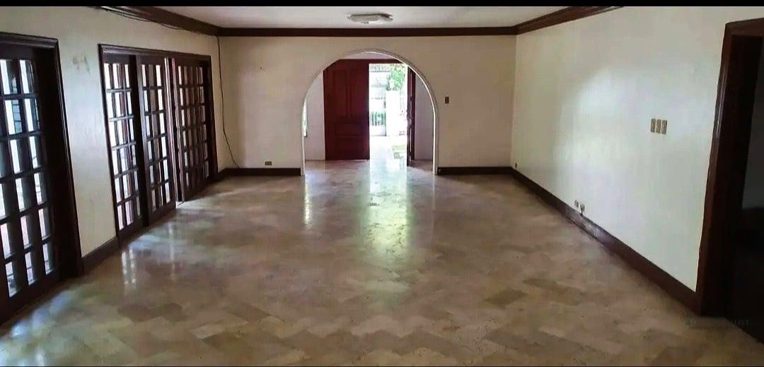 For Sale | 660 Sqm Lot | 4 Bedroom House with Garden | Ayala Alabang Village - Image 1