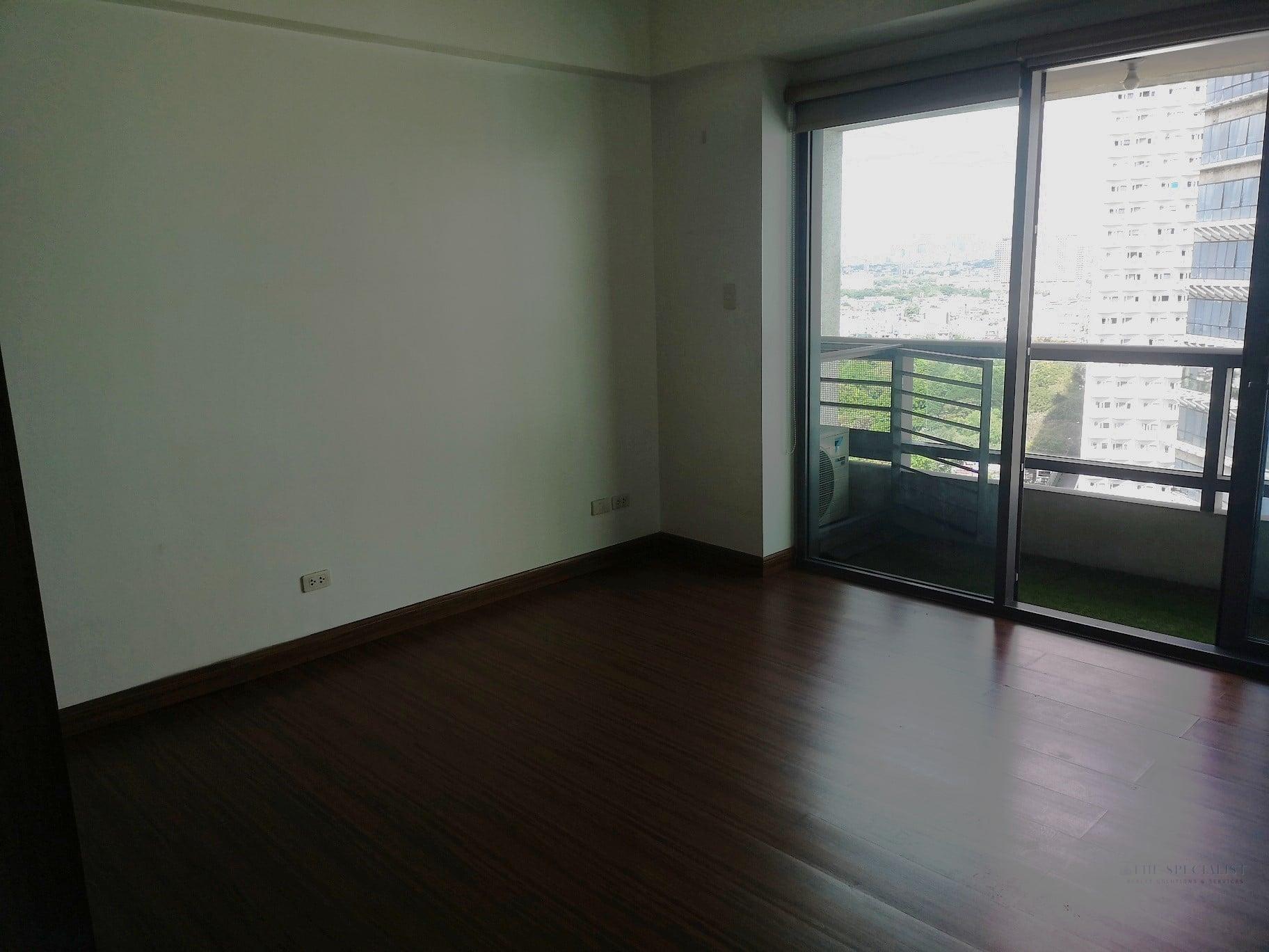 For Sale: Semi-Furnished 1-Bedroom Unit Shang Salcedo - Image 3
