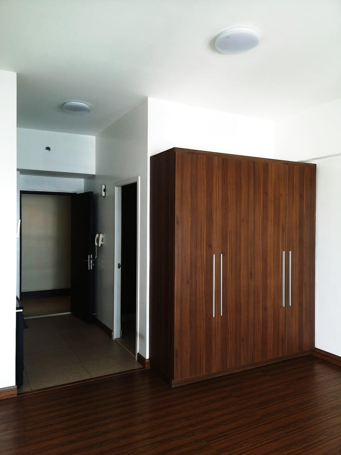 For Sale: Semi-Furnished 1-Bedroom Unit Shang Salcedo - Image 6