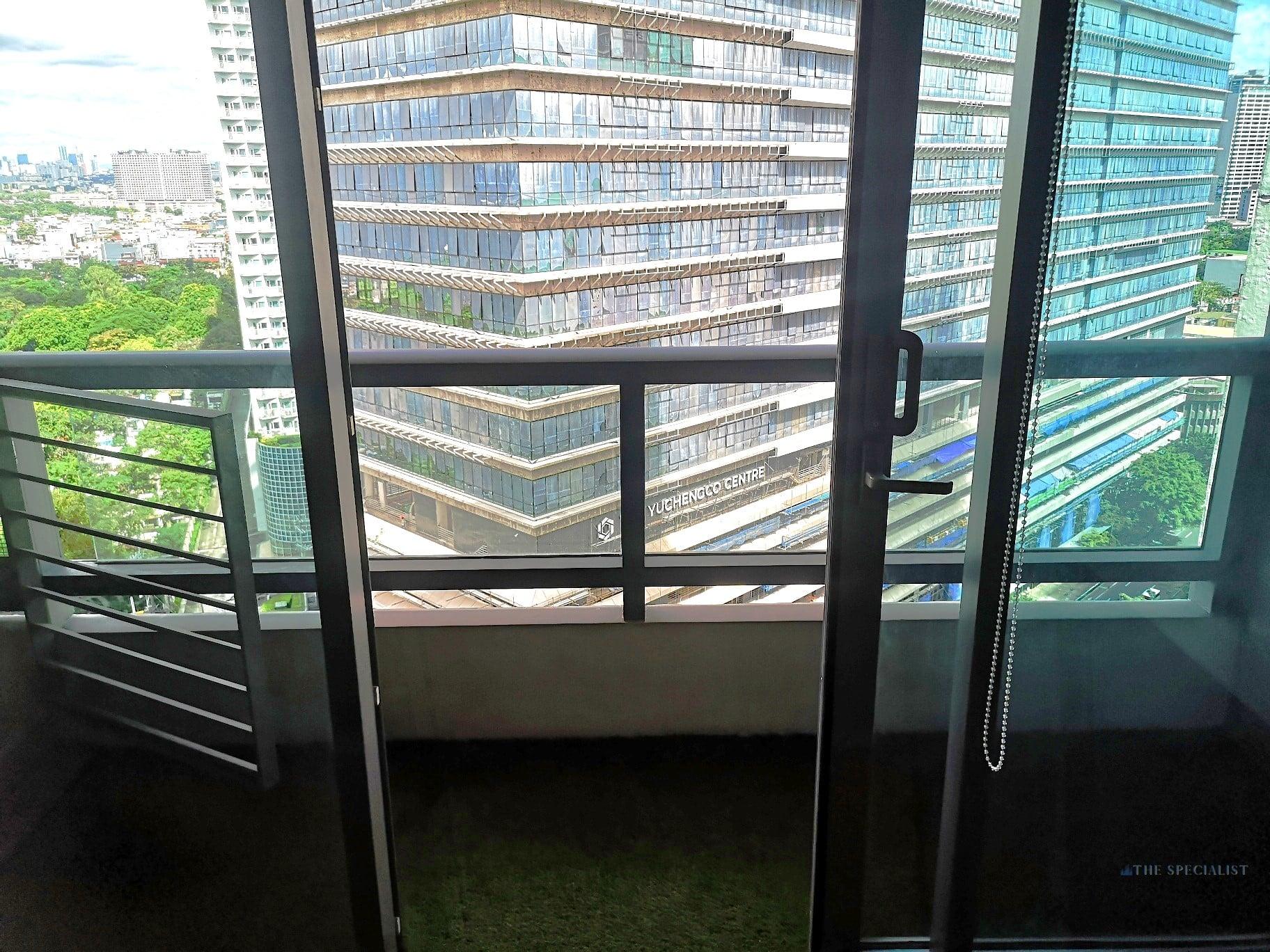 For Sale: Semi-Furnished 1-Bedroom Unit Shang Salcedo - Image 7